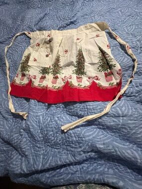 Holiday Tree Print Half Apron in Red & White